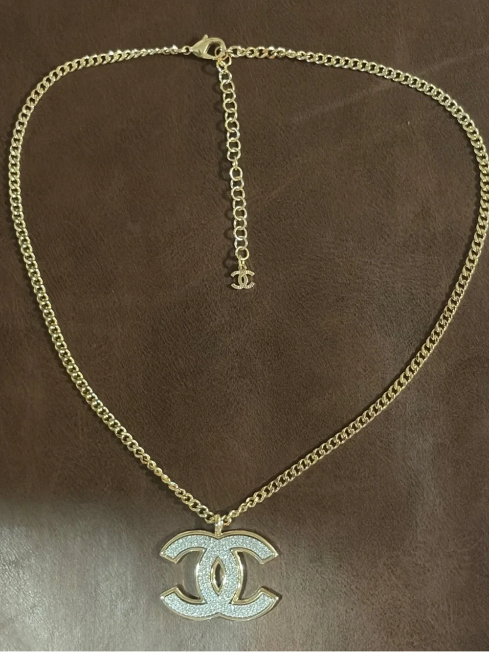 ✨🪩  🆕 CC Pendant Necklace  🪩✨
